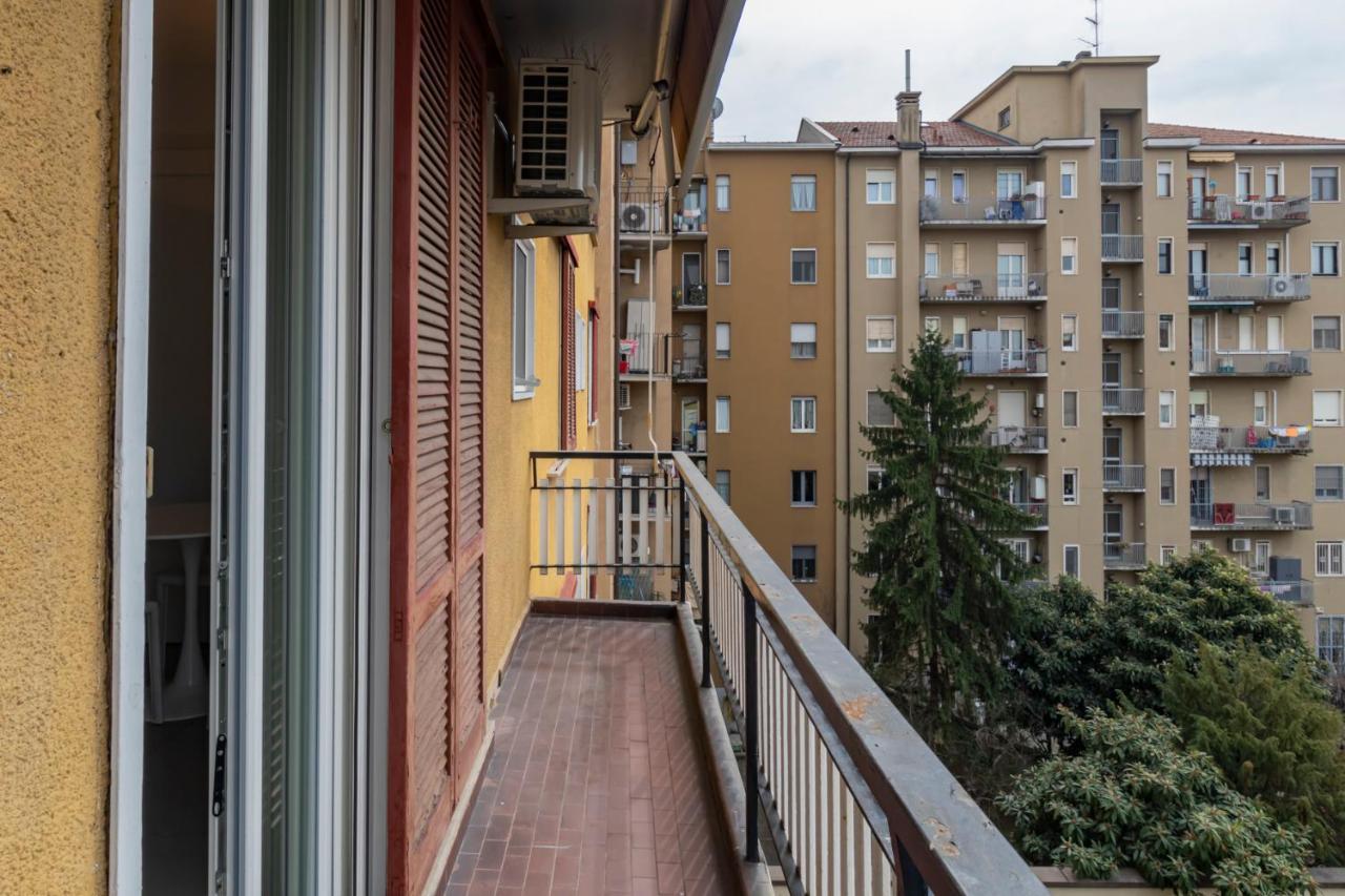 Апартаменты Cosy 1 Bed Flat With Terrace Милан Экстерьер фото