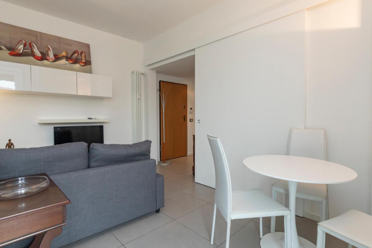 Апартаменты Cosy 1 Bed Flat With Terrace Милан Экстерьер фото